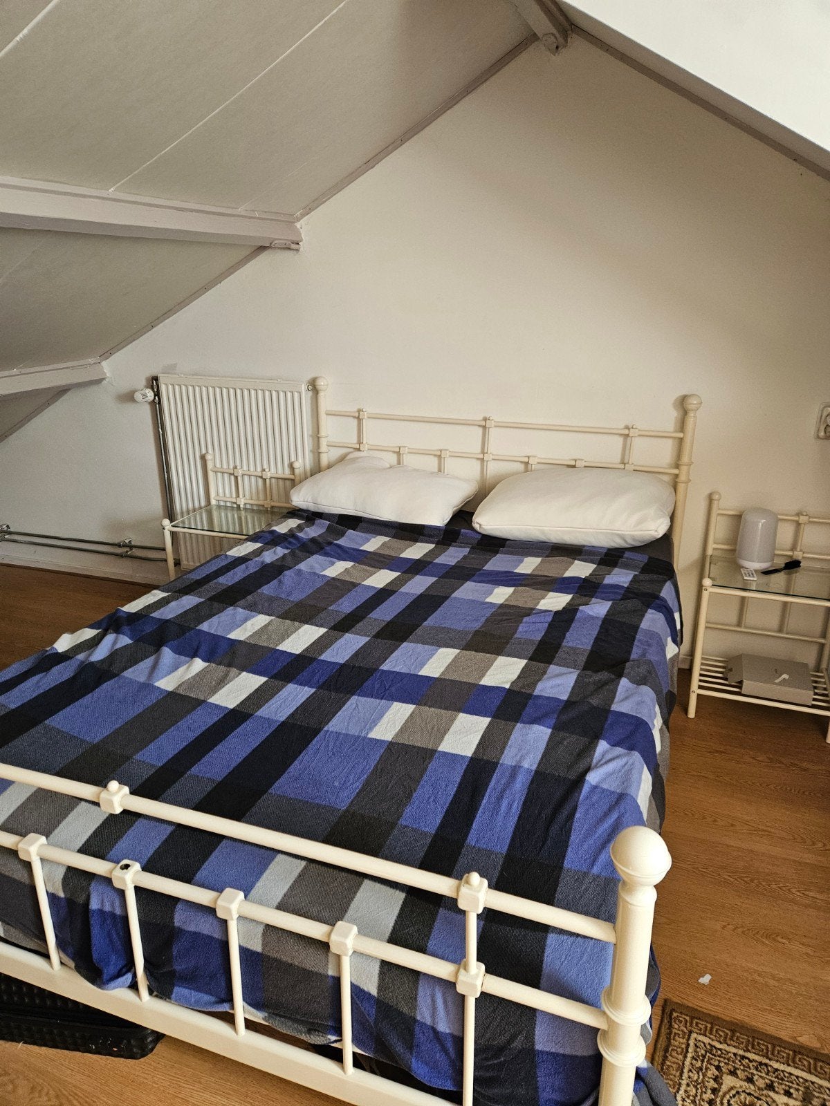 Mooi bed met matras en 2 nachtkastjes, Huis en Inrichting, Ophalen, Wit, Tweepersoons, 140 cm