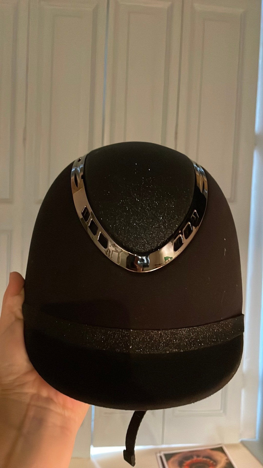 Paardrij cap QHP maat 55 56 cm glitter zgan, Dieren en Toebehoren, Paardrijkleding, Ophalen, Zo goed als nieuw