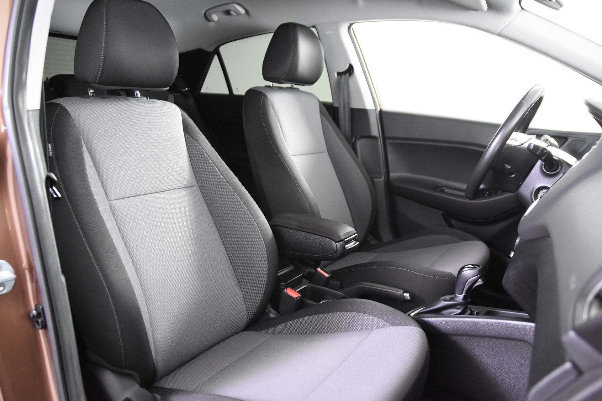 Hyundai i20 1.4i i-Vision Automaat *Navigatie*Camera*Stoelve, Auto's, Euro 6, 4 cilinders, Bedrijf, 1000 kg