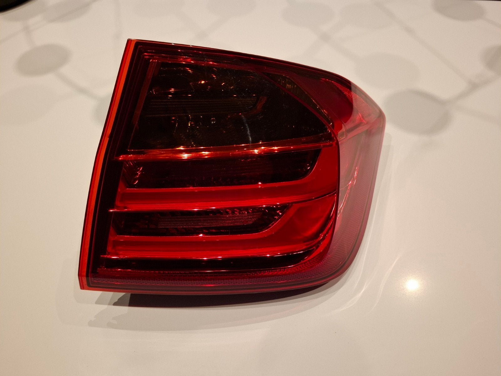 BMW F30 F35 F80 Achterlicht rechts buitenkant, Ophalen of Verzenden, BMW
