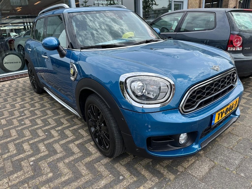 Mini Countryman  1.5 Cooper SE ALL4 Chili Hybride Ned. Auto, 136 pk, Zwart, Countryman, Blauw