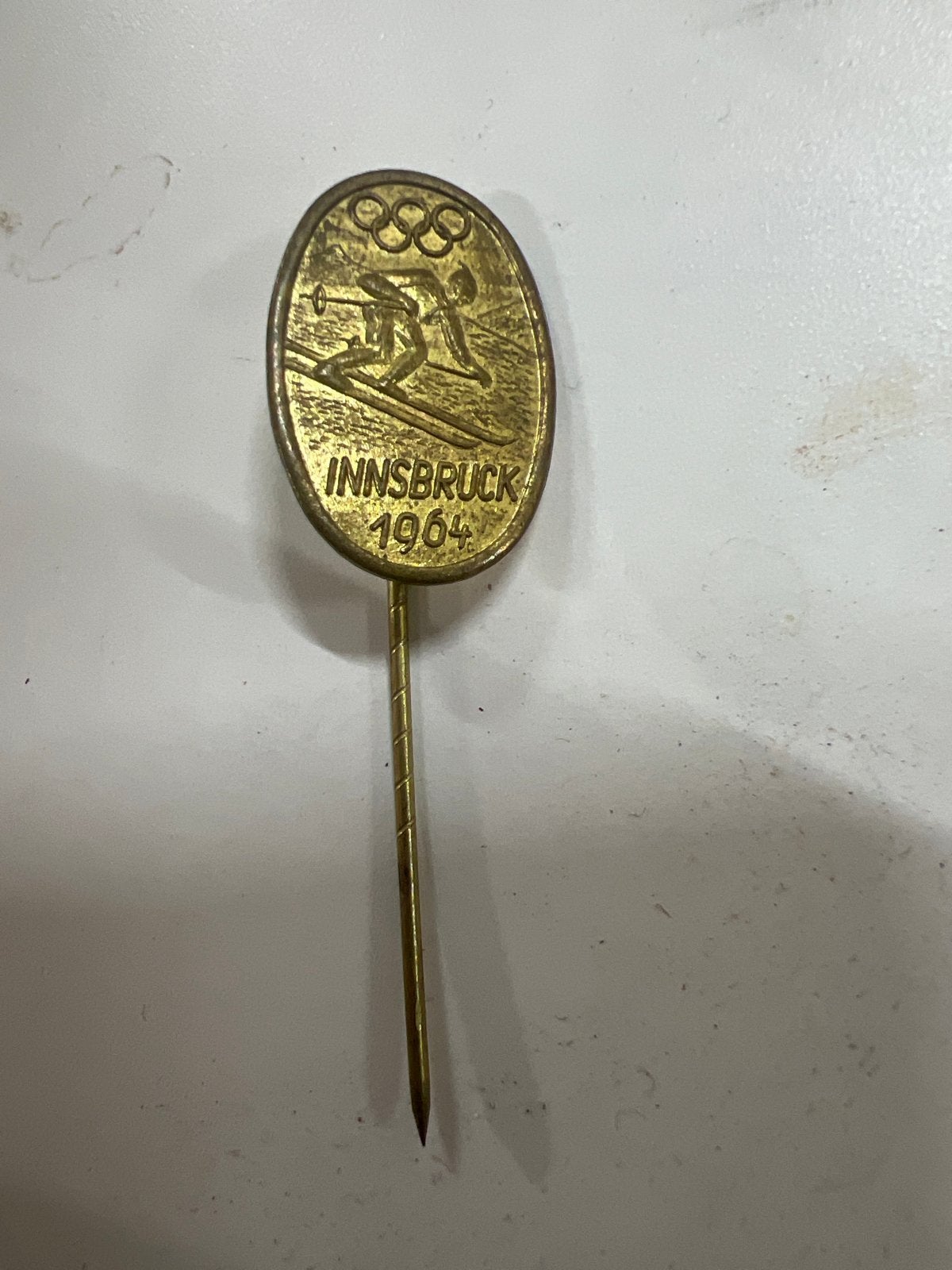 Vintage Innsbruck 1964 Olympische Spelen Ski Pin, Ophalen of Verzenden, Gebruikt, Sport, Speldje of Pin