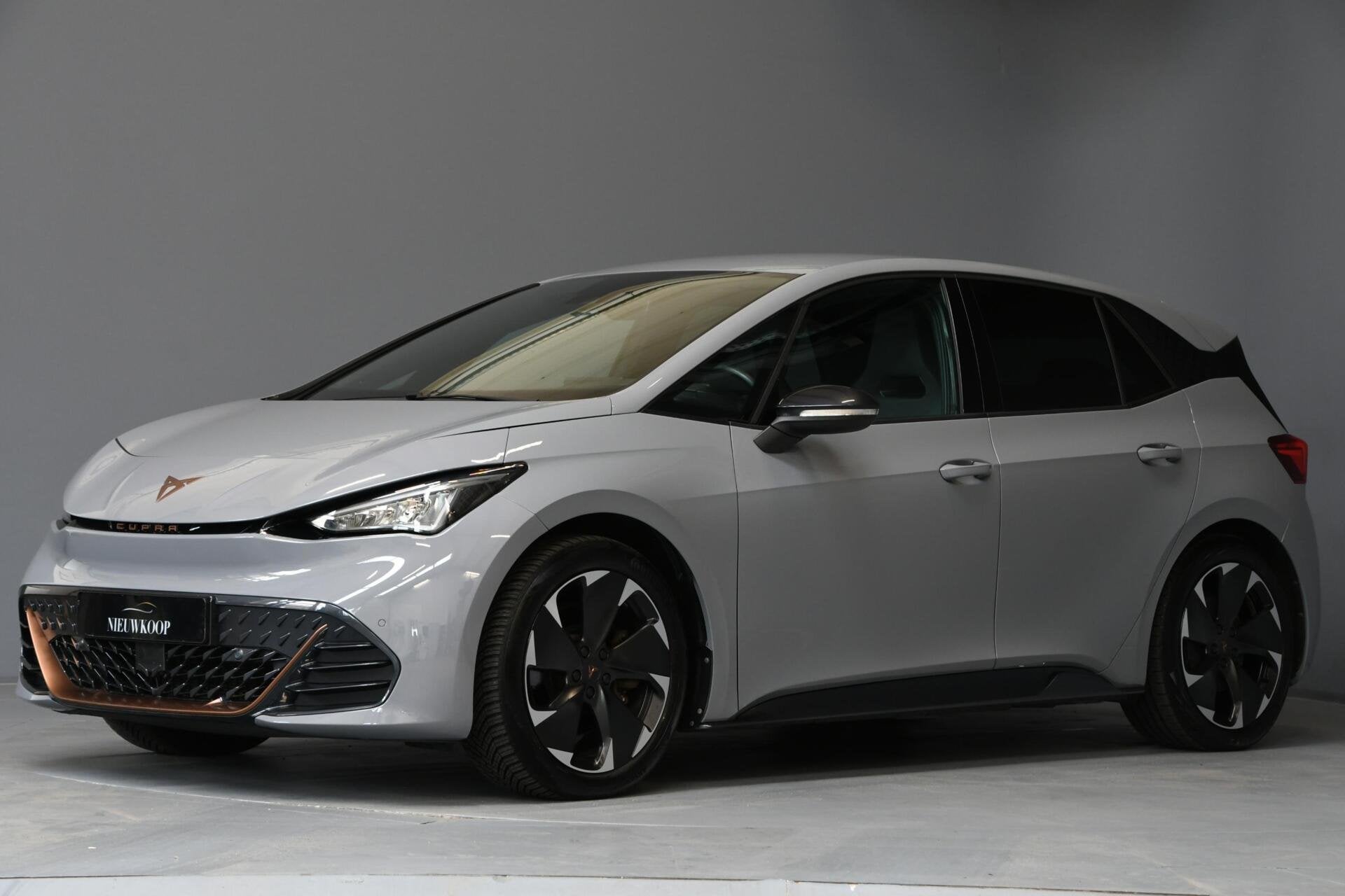 CUPRA Born Performance 82 kWh | SOH 100% | VOL IN OPTIES, Auto's, Automaat, Dealer onderhouden, Gebruikt, 82 kWh