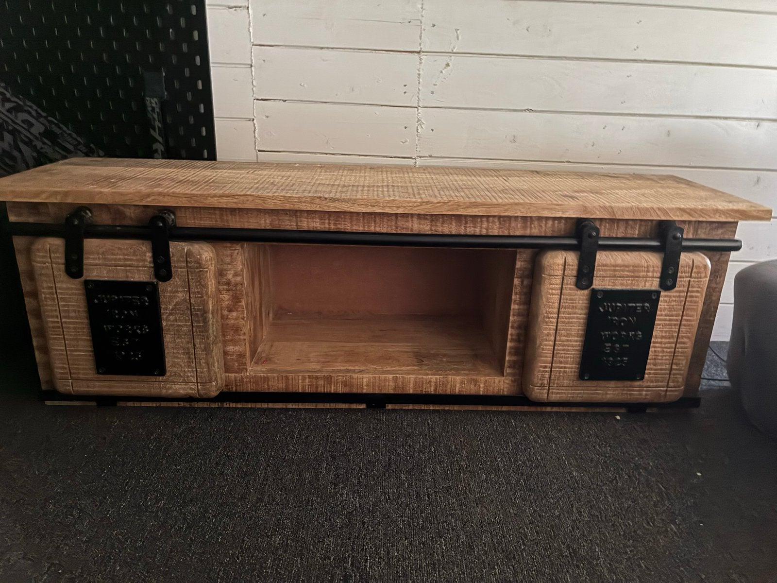 Mooie mango houten hangkast - 110x30x35cm, Ophalen, Gebruikt, 100 tot 150 cm, Minder dan 100 cm
