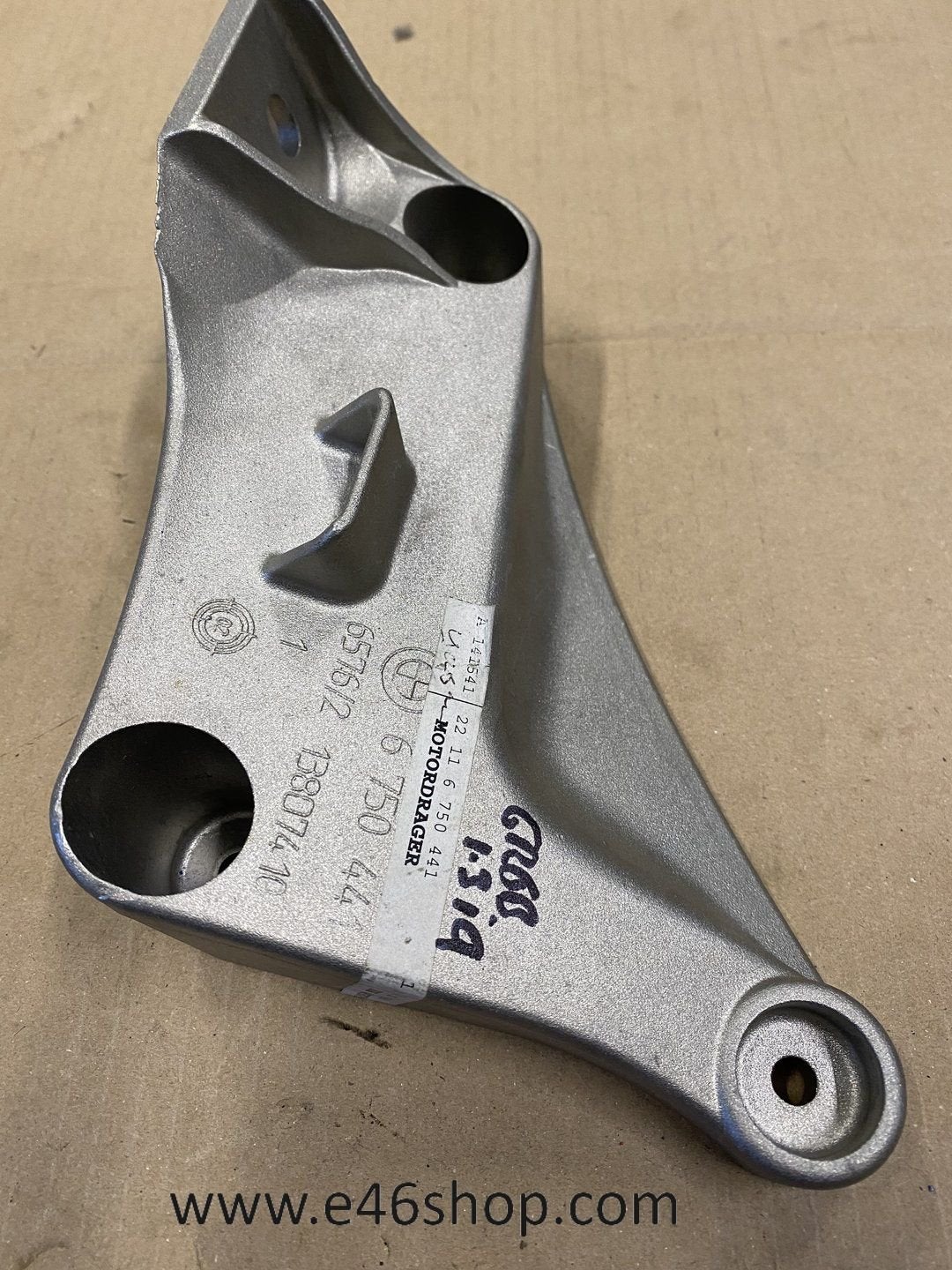 BMW E39 M57 MOTORSTEUN LINKS OE 22116750441 NW ORG BMW, -, -, Nieuw, Ophalen of Verzenden