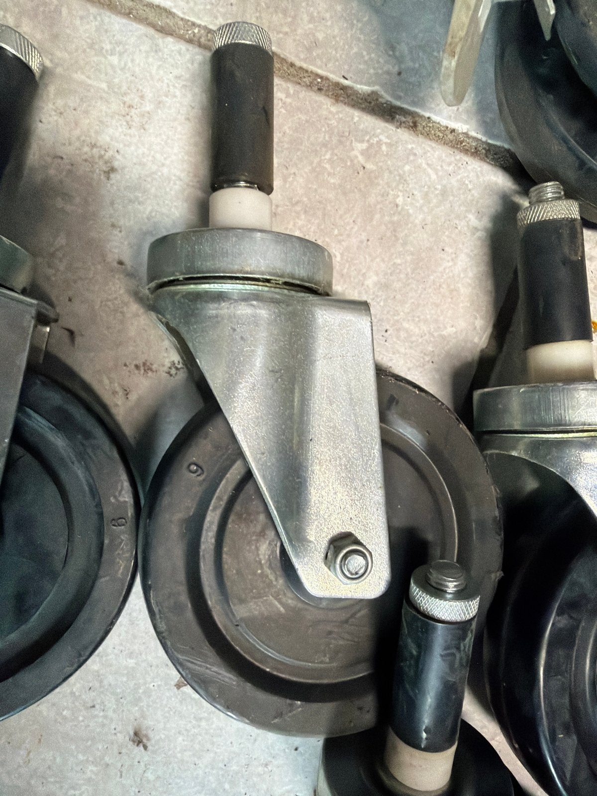 7 Zwenkwielen met rem - 68mm, Ophalen of Verzenden, Gebruikt