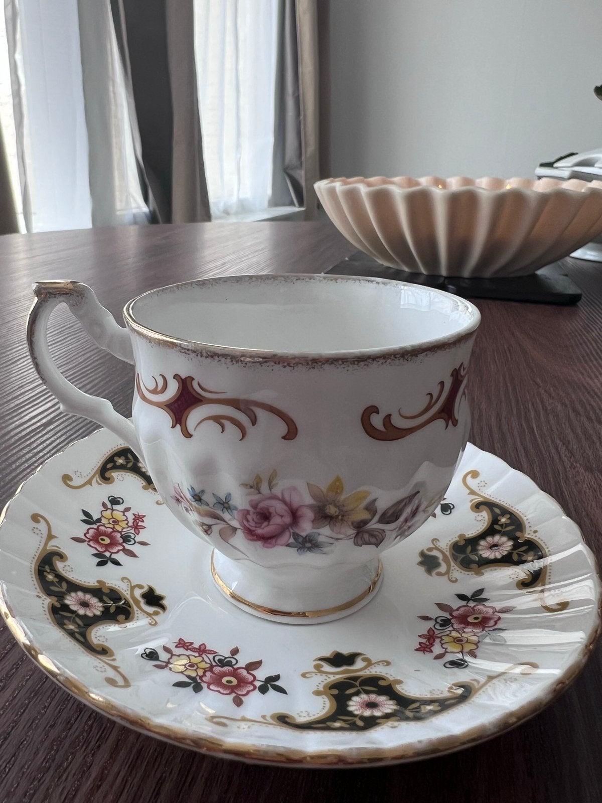 Antieke Queen's Rosina theekop en schotel, Made in England, Antiek en Kunst, Verzenden