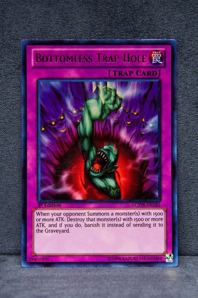Yu-Gi-Oh! Bottomless Trap Hole LCYW-EN181 Secret Rare 1st NM, Ophalen of Verzenden, Zo goed als nieuw, Losse kaart, Foil