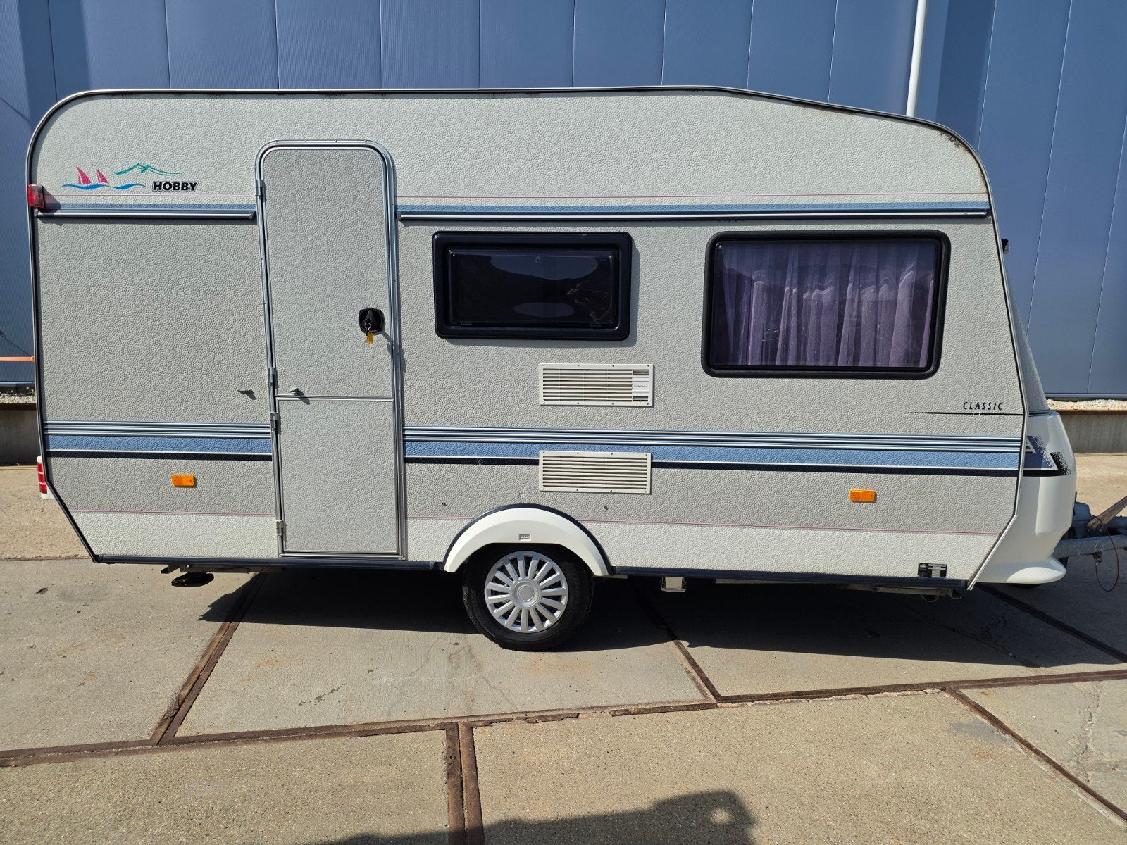 Hobby Classic 400 2 x Dinette,Stapelbed, Voortent en Luifel, Standaardzit, Hobby, Bedrijf, 750 - 1000 kg