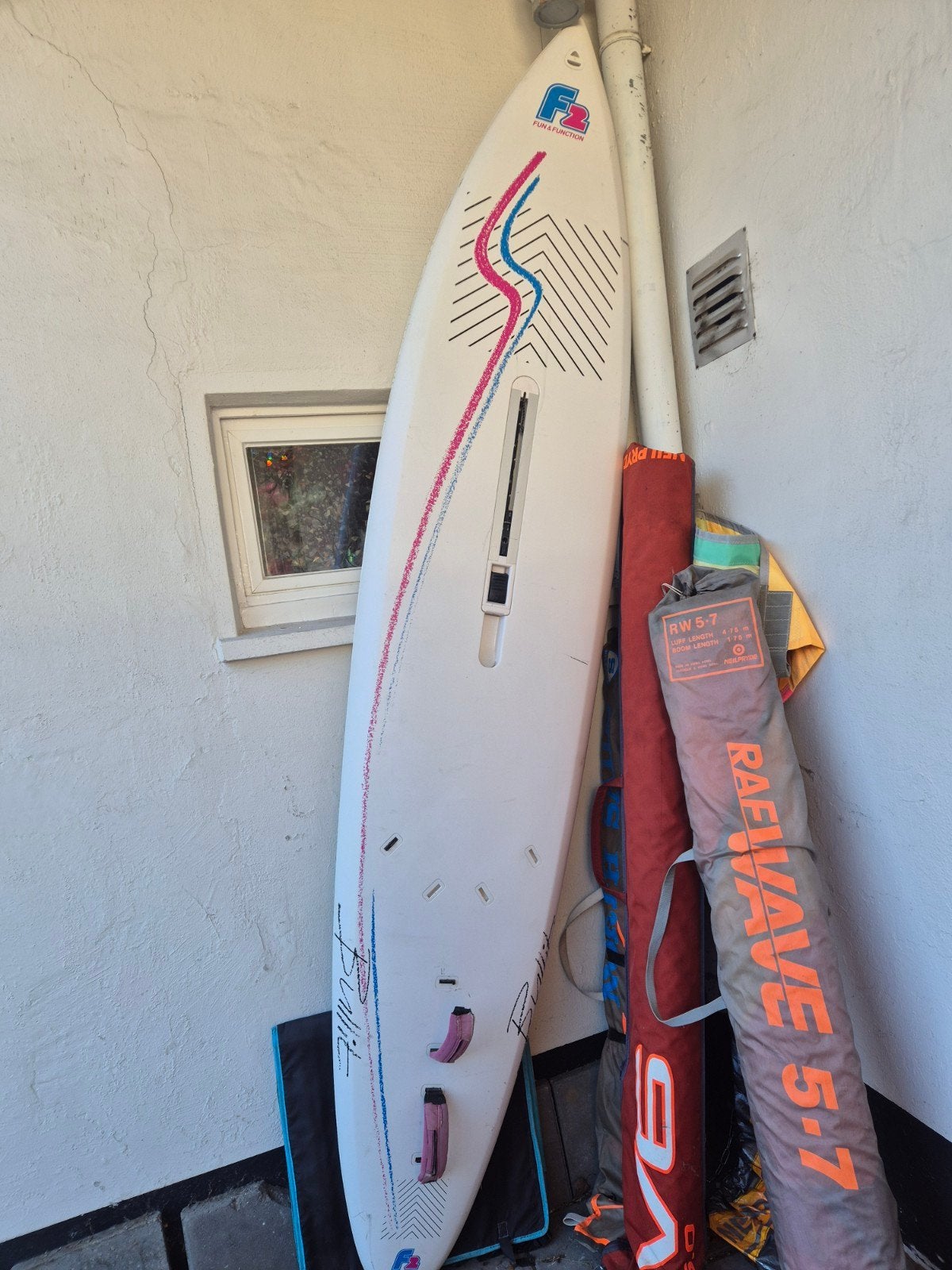 Windsurfplank F2 Reaction - Opknapper, Watersport en Boten, Ophalen, Met voetbanden, Gebruikt, F2