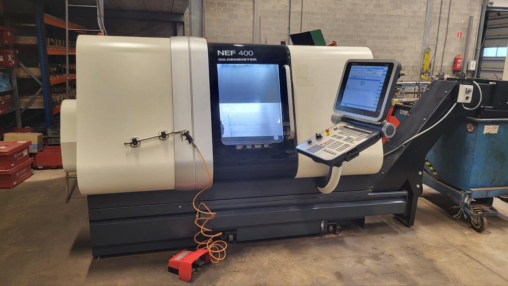 Dmg gildemeister NEF400 met weinig spindel uren, Ophalen, 500 tot 1000 mm, Zo goed als nieuw, Metaaldraaibank