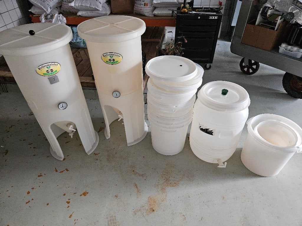Diverse emmers en Speidel kettelmeisters voor bier brouwen, Ophalen, Gebruikt