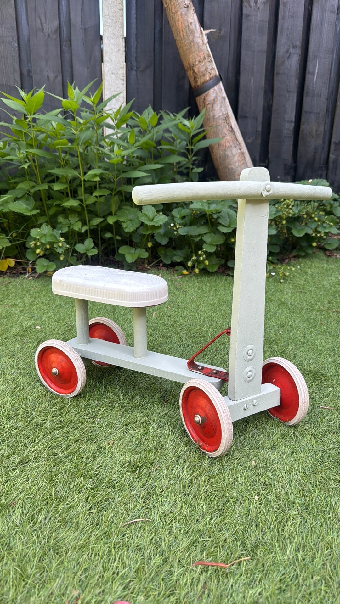 Vintage loopfiets met 4 wielen, Kinderen en Baby's, Ophalen, Gebruikt, Loopfiets