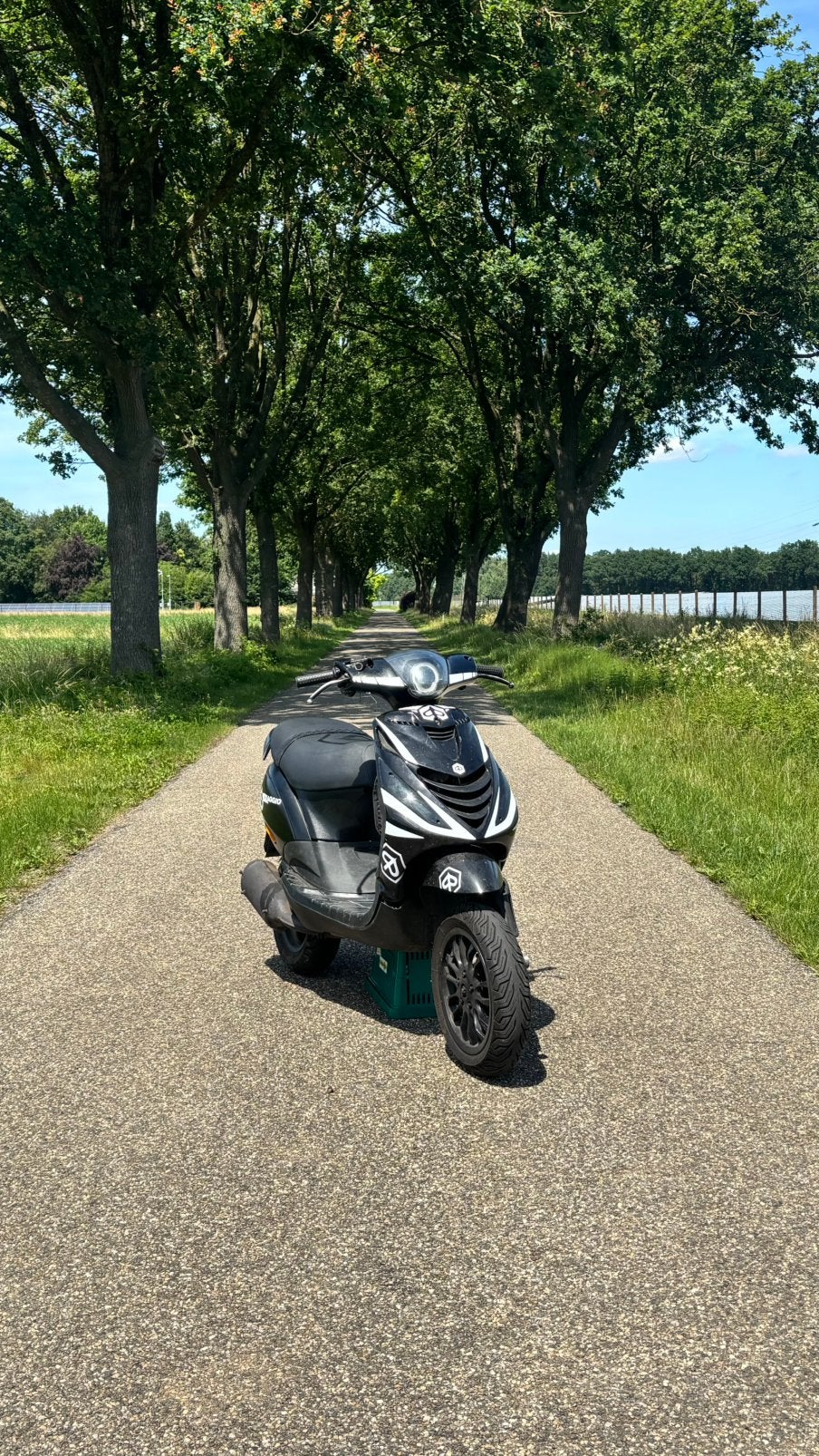 Zip 125cc brom, Ophalen, Zo goed als nieuw, Benzine, Zip