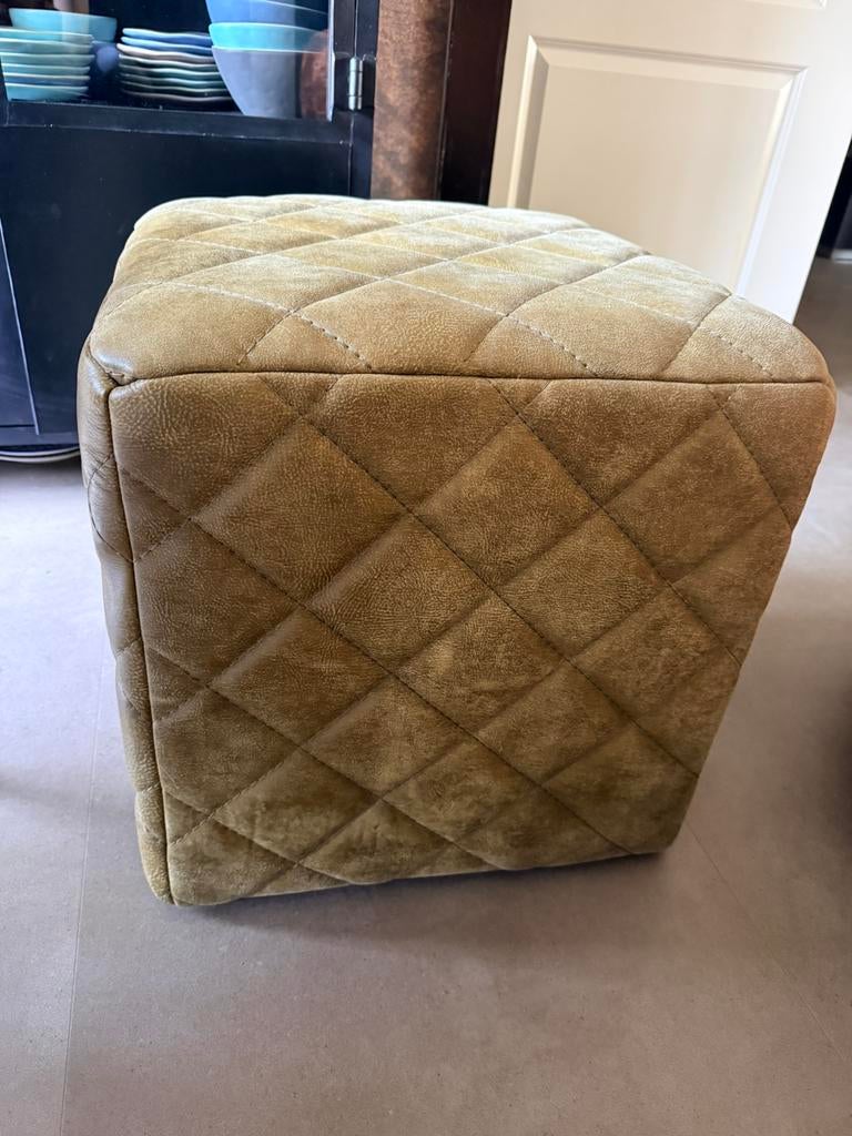 Zeer mooie poef/ hocker geschuurd Africa leer 51x51x51cm, Huis en Inrichting, Ophalen, Zo goed als nieuw, Vierkant, Leer