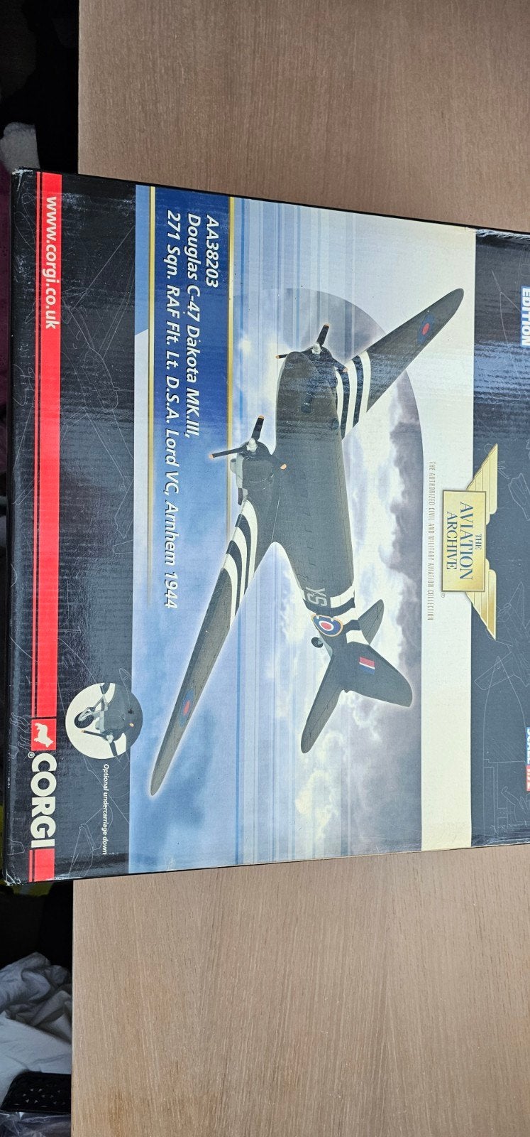 Corgi  Aviation  Archive C-47 skytrain, Overige merken, 1:72 tot 1:144, Nieuw, Ophalen of Verzenden