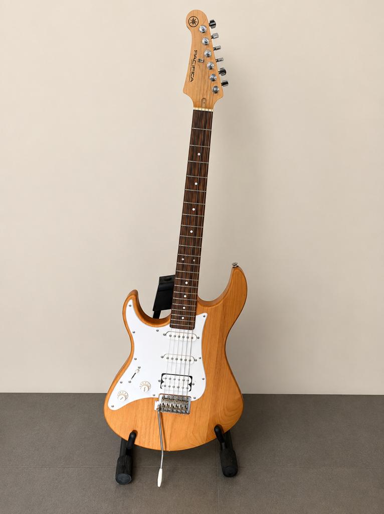 Linkshandige Yamaha Pacifica Elektrische Gitaar - Naturel, Ophalen of Verzenden, Gebruikt, Solid body, Overige merken