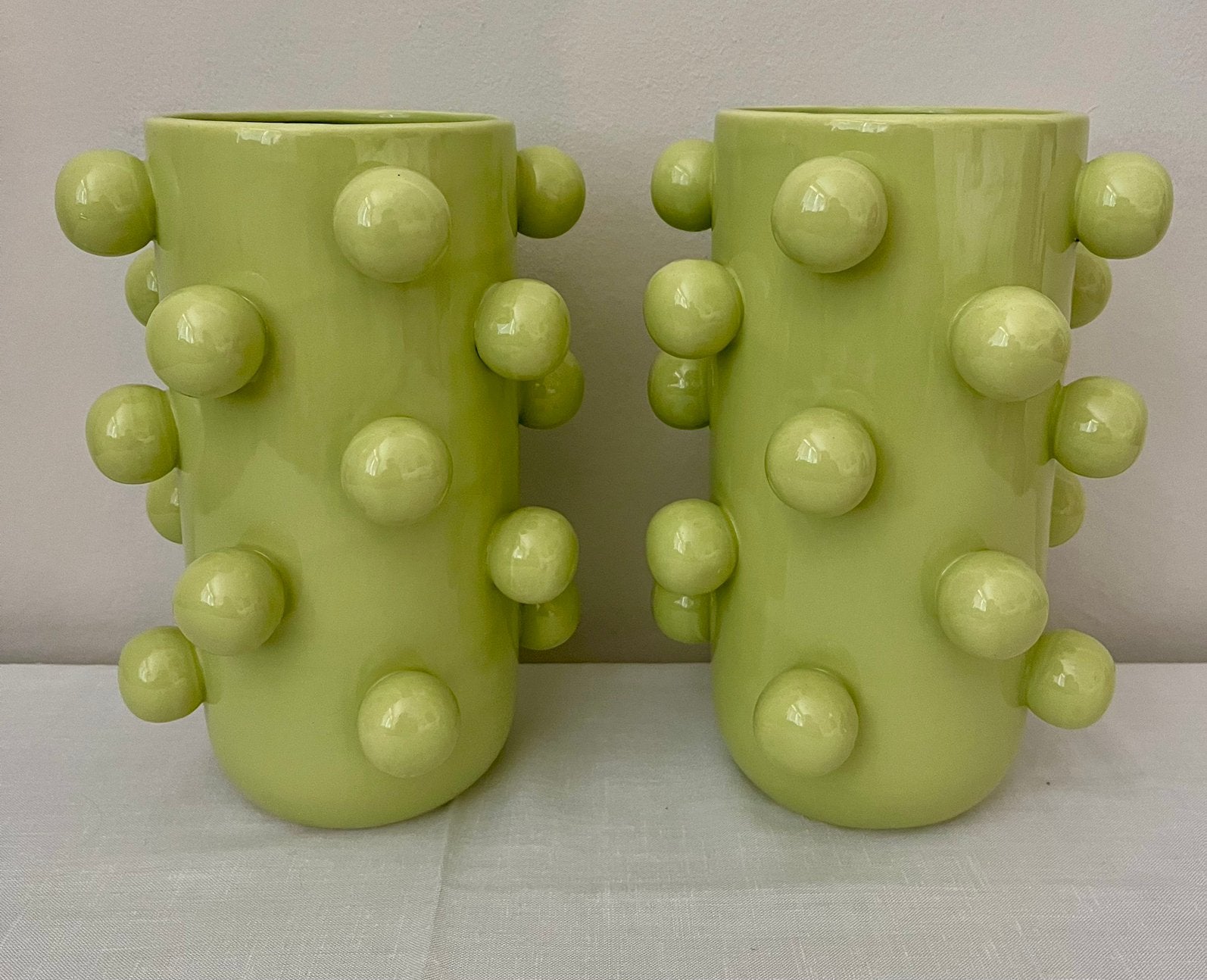 Groene keramiek bolletjes vaas, nieuw., Ophalen, Nieuw, 27 cm, Steen/keramiek