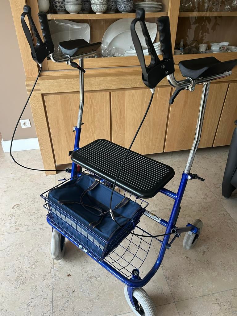 Provo rollator met armschalen, Ophalen
