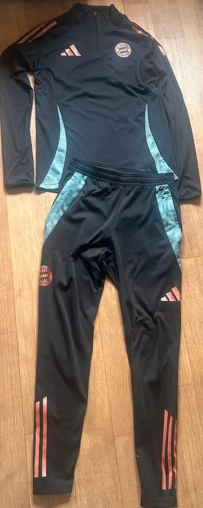 Adidas FC Bayern München Trainingspak 2024-2025, Sport en Fitness, Voetbal, Maat S, Ophalen of Verzenden, Nieuw, Trainingspak