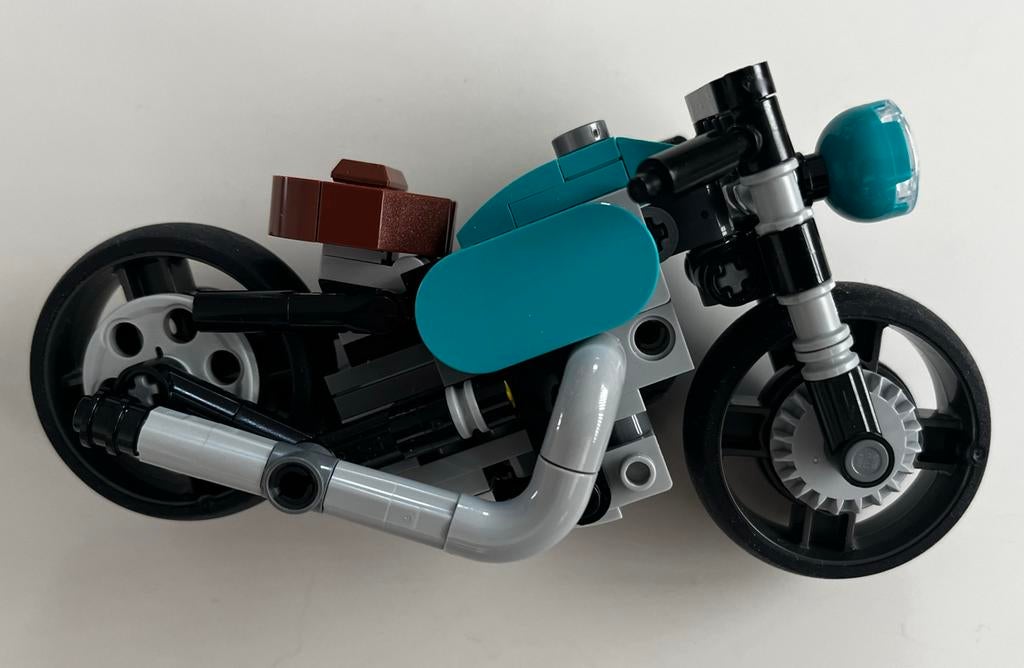 LEGO Creator 31135 Vintage Motorfiets (2023), Ophalen of Verzenden, Zo goed als nieuw