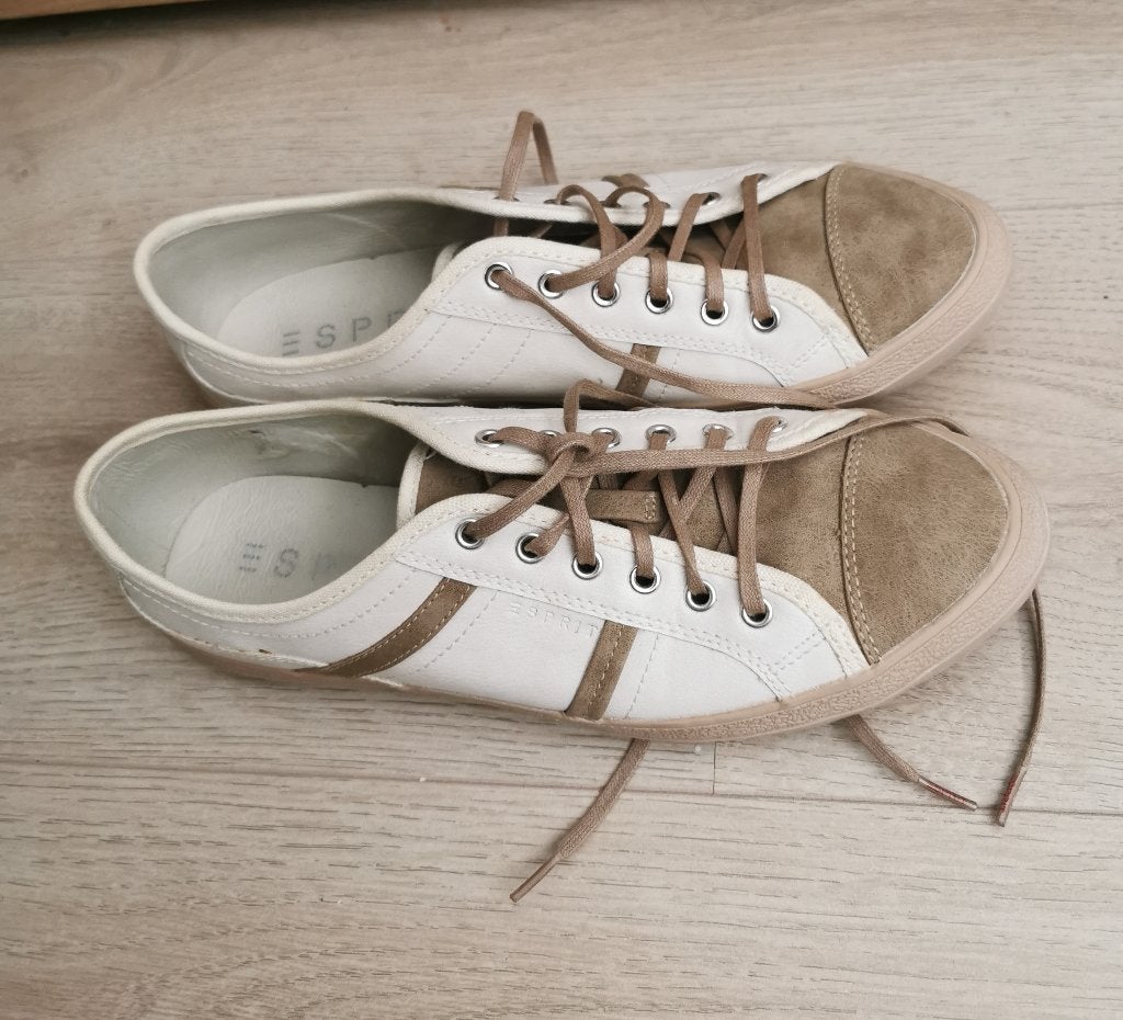 75 .. Zgan esprit maat 40, Kleding | Dames, Overige kleuren, Ophalen of Verzenden, Esprit, Sneakers of Gympen