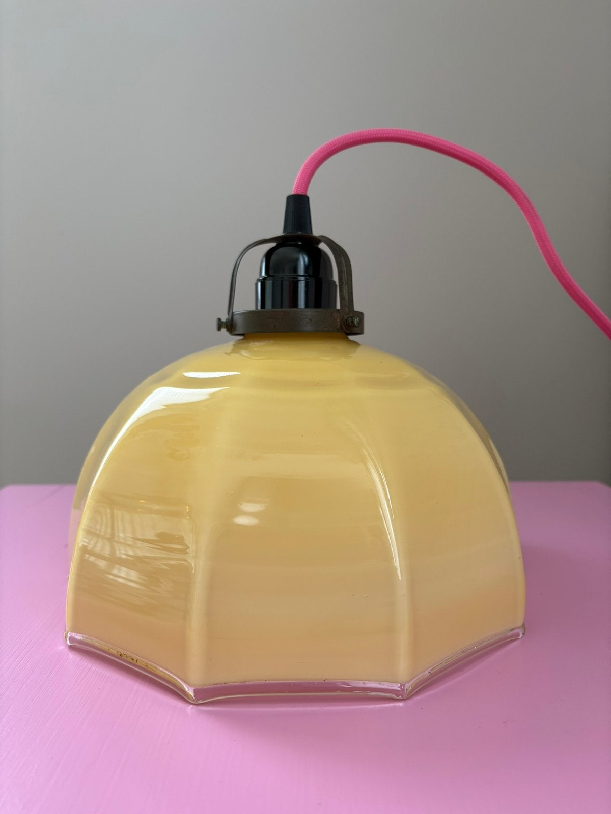 Vintage hanglamp, opaline, Franse lamp, geel, retro, Antiek en Kunst, Ophalen of Verzenden