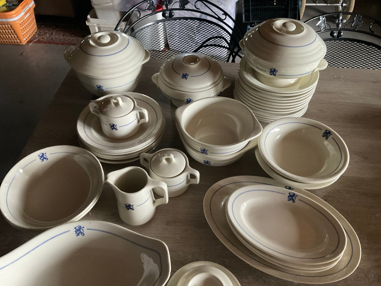 Petrus regout servies., Ophalen