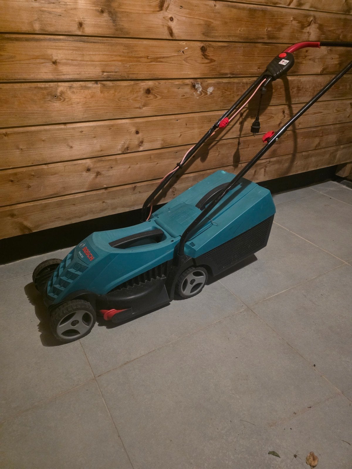 Bosch Rotak 32 elektrische grasmaaier, Tuin en Terras, Ophalen, Cirkelmaaier, Gebruikt, Elektrische grasmaaier