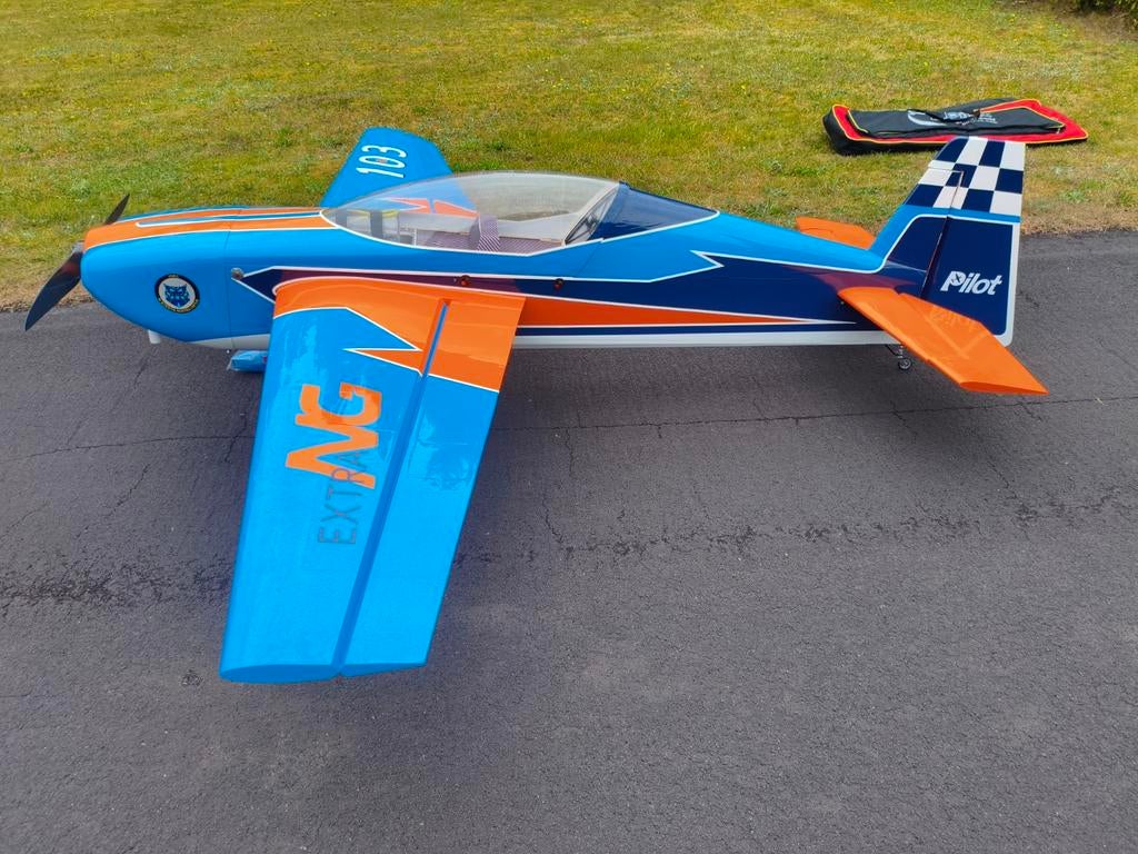 Pilot RC Extra NG 103" met 111cc DLE en AGF servo's, Ophalen