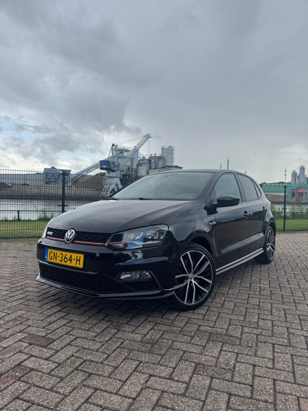 Volkswagen Polo GTI 1.8 TSI DSG | 2015 | 76.807 km | Stage 1, Zwart, Origineel Nederlands, 1180 kg, Particulier