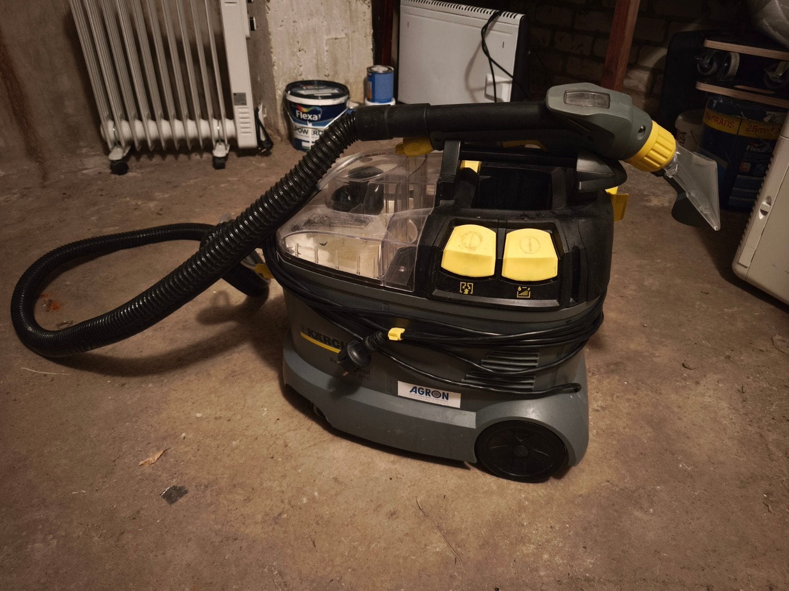 Kärcher Professional Puzzi 8/1 C te koop, Doe-het-zelf en Verbouw, Reinigingsmachines, Ophalen of Verzenden