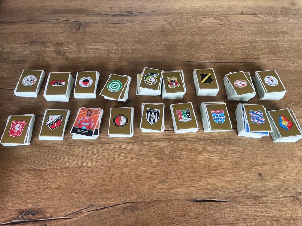 Plus Voetbalplaatjes Eredivisie clubs -  verzameling, Ophalen, Zegels, Bonnen of Punten