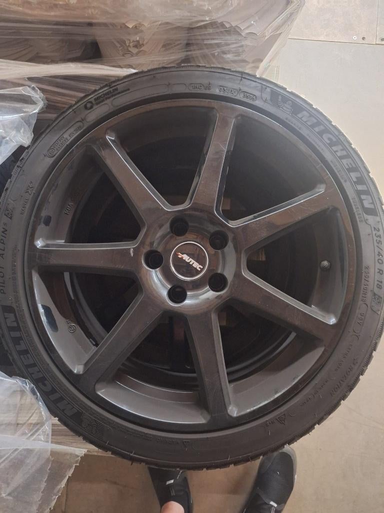 Winterbanden op velg 18" (234/40R18), Auto-onderdelen, Banden en Velgen, Ophalen, 18 inch, Gebruikt, Banden en Velgen