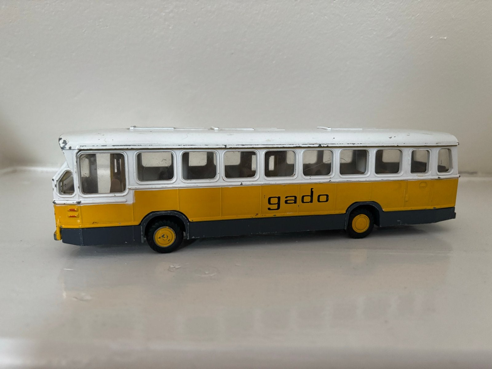 Vintage Gado Bus Model - Geel/Wit, Gebruikt, 1:50 of kleiner, Overige typen, Ophalen