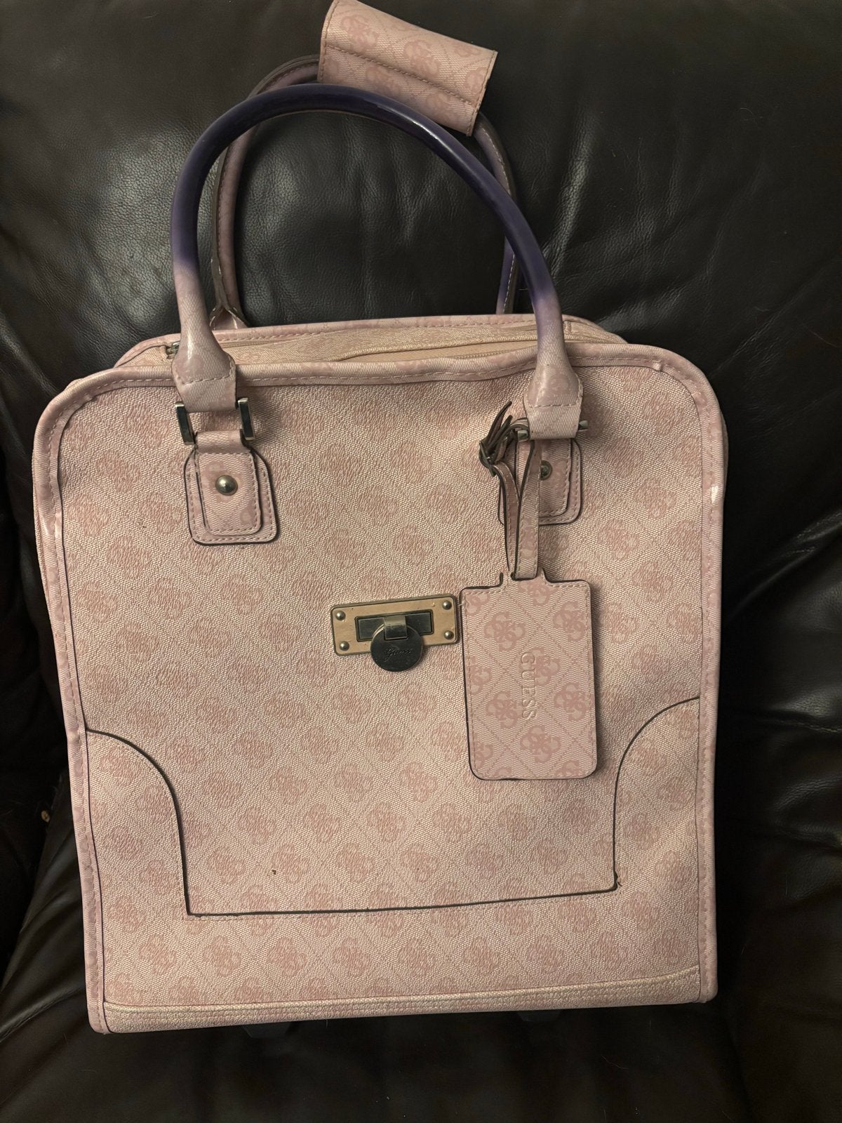 Guess Koffer - Roze met patroon, Ophalen, 40 tot 60 cm, Gebruikt, 20 tot 30 cm