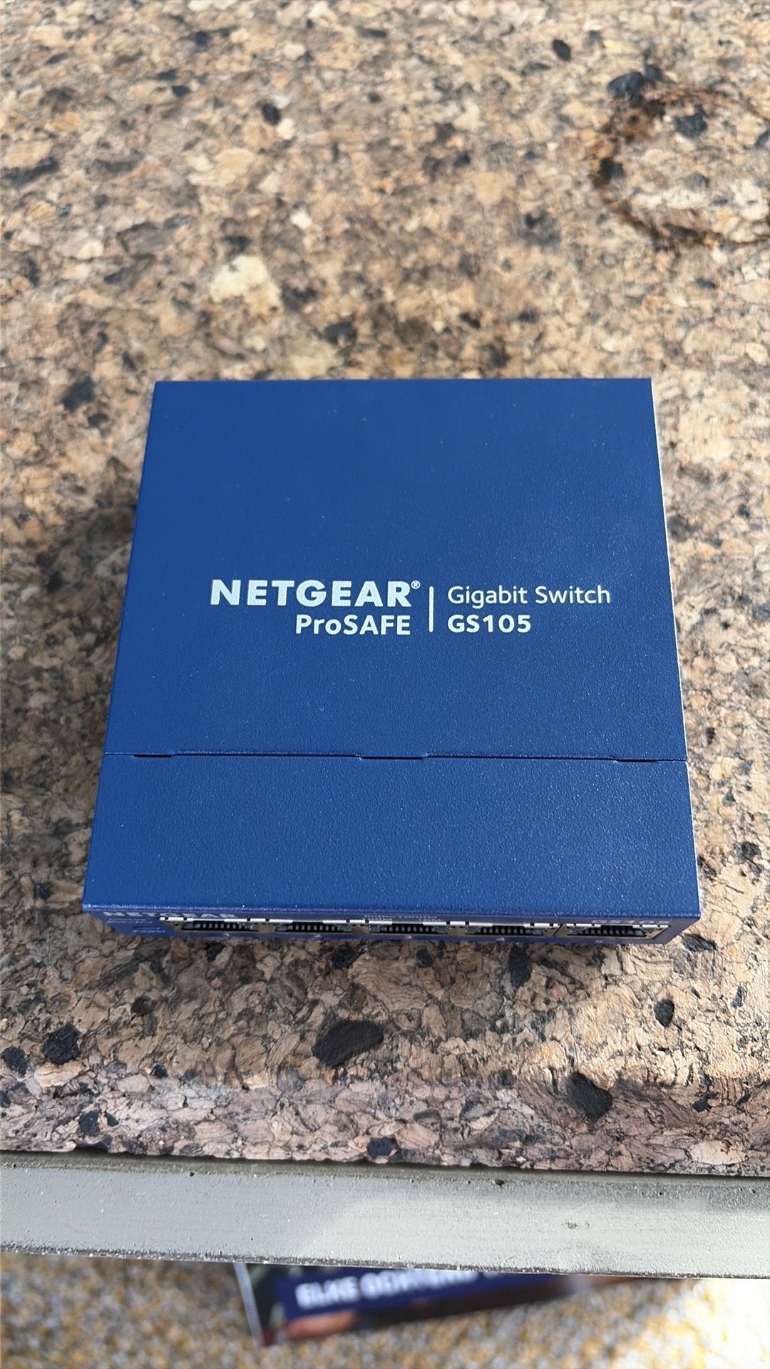 Netgear gs105v5. Netgear erhernet switch 5 poorten, Ophalen of Verzenden, Zo goed als nieuw