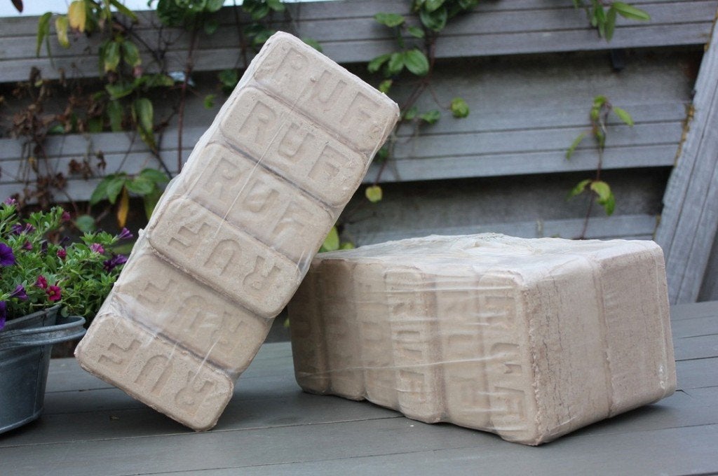 RUF houtbriketten eik/beuk, pak 10 kg – afhalen Amsterdam, Minder dan 3 m³, Ophalen, Eikenhout, Blokken