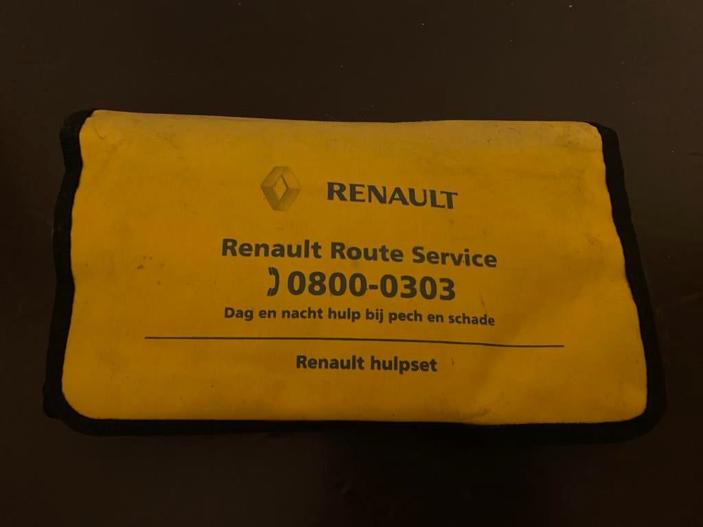 Renault Hulpset met ongebruikte analoge wegwerp camera, Auto diversen, Ophalen of Verzenden, Nieuw