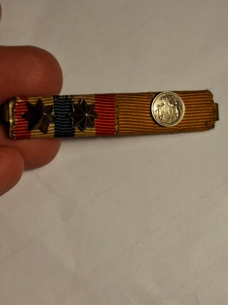 Nederlands Indië politieke acties baton O&V en Trouwe Dienst, Ophalen of Verzenden, Landmacht, Nederland, Lintje, Medaille of Wings