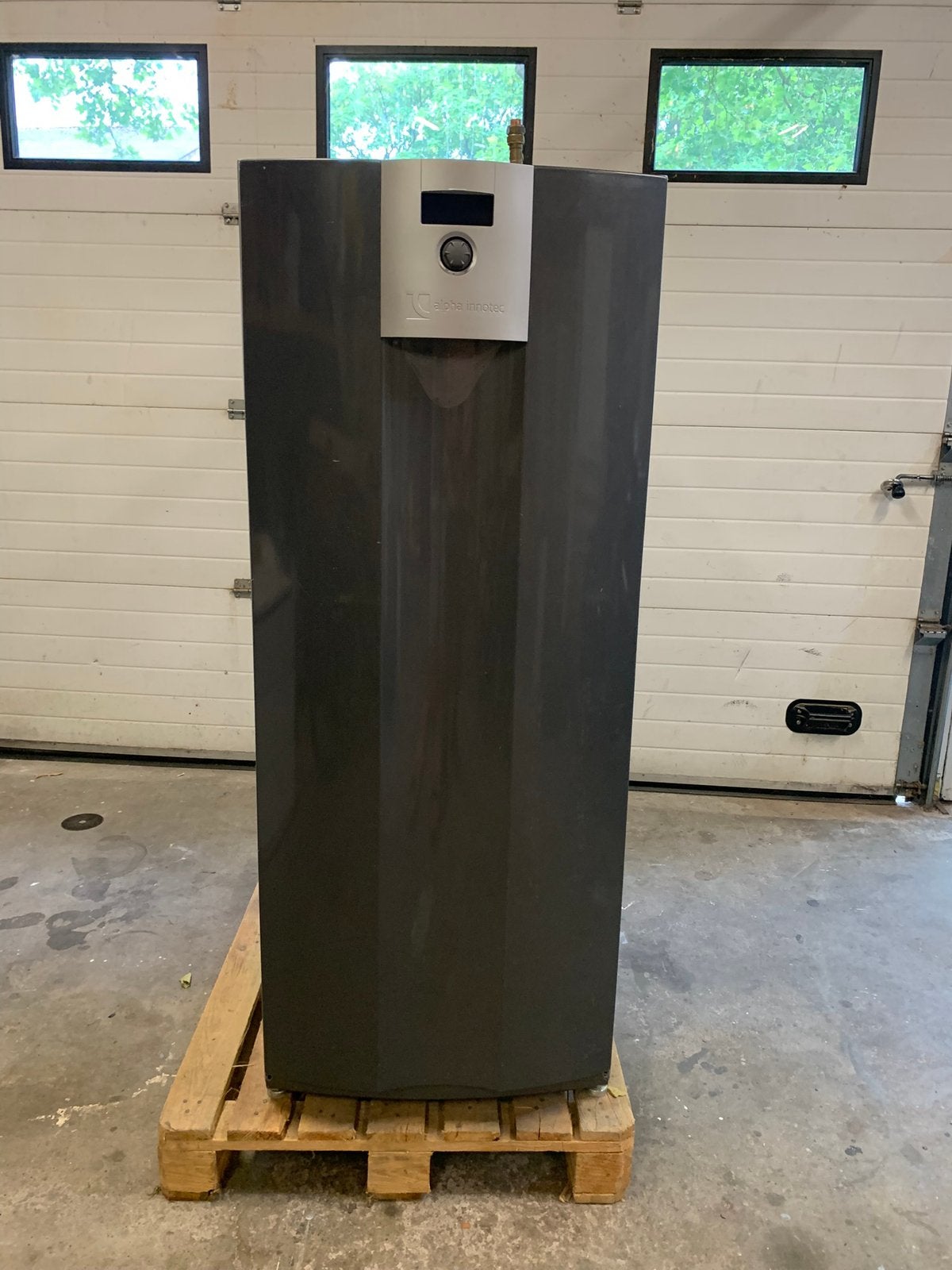 Alpha Innotec warmtepomp met koude functie., Ophalen, Zo goed als nieuw, Minder dan 60 cm, Overige typen