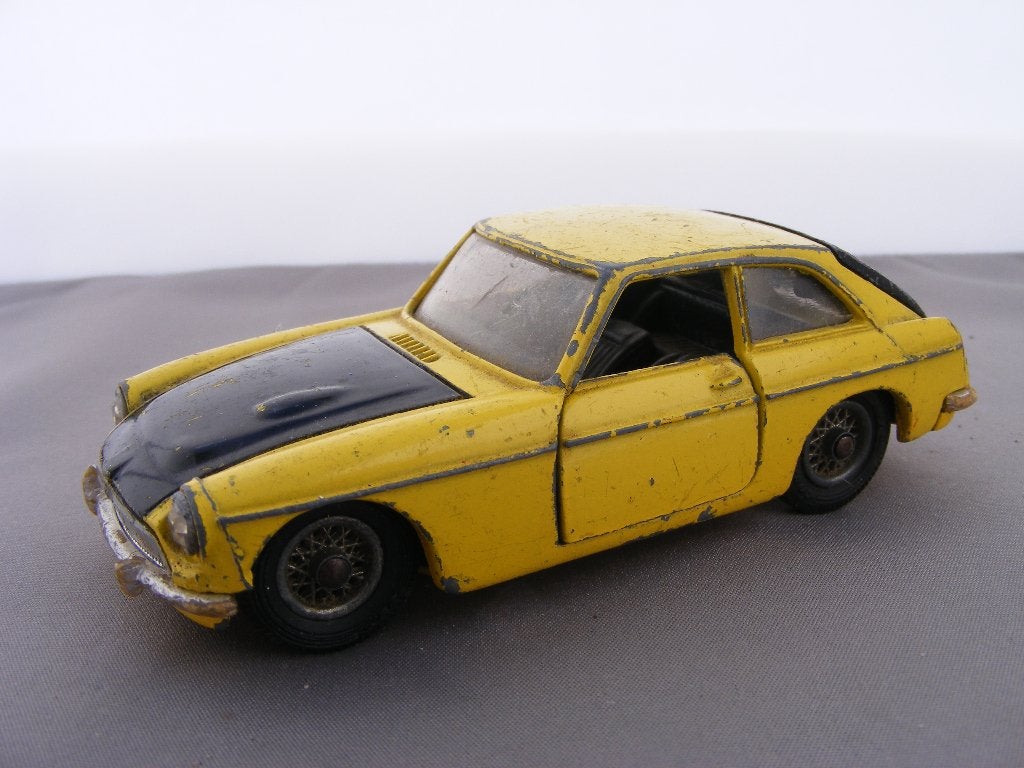 1968 MGB GT competion car Corgi toys 345 geel/zwart, Ophalen of Verzenden, Nieuw, Auto, Corgi