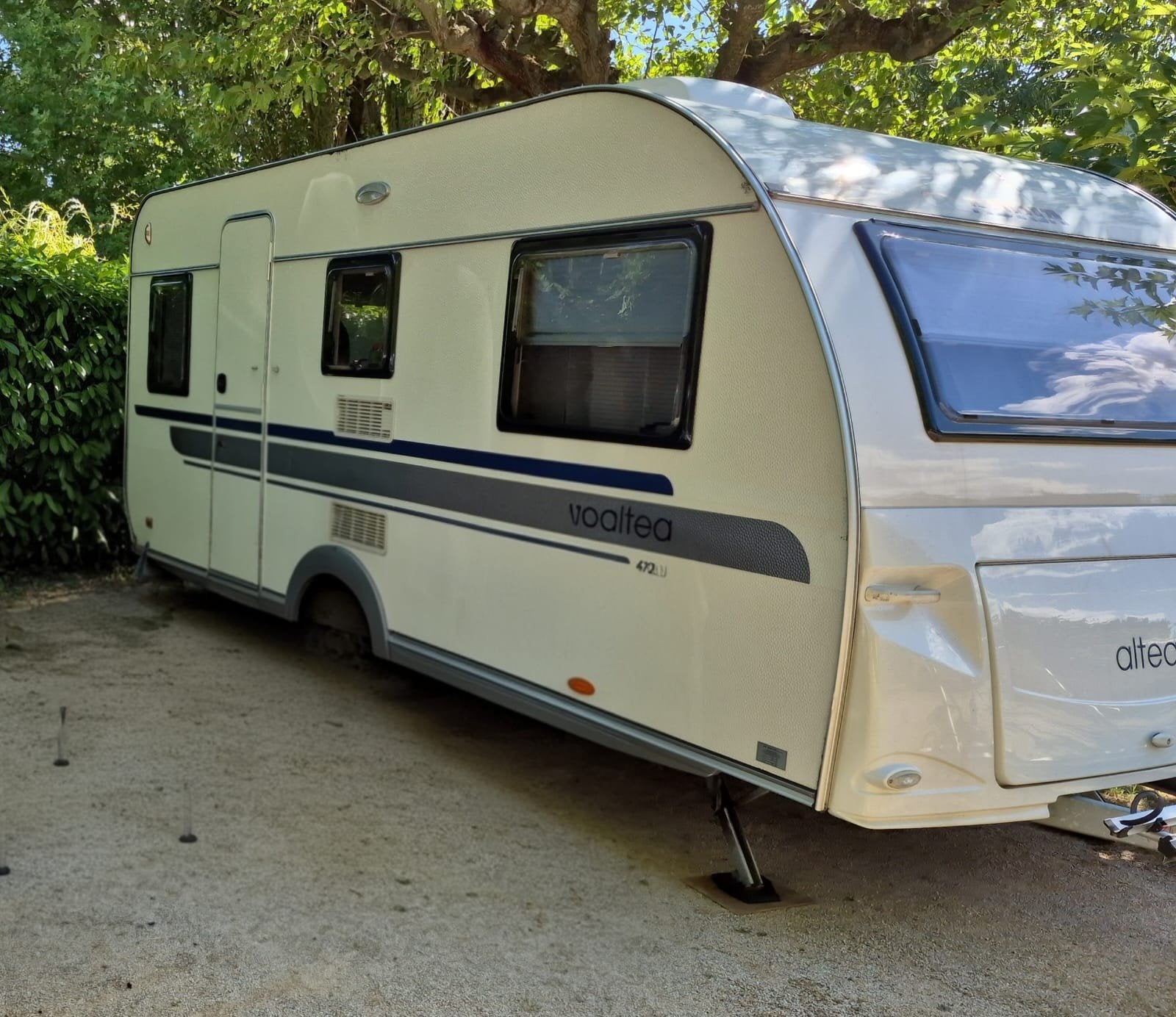 Adria Altea 472 - caravan bj 2013, airco (2020)  en mover, Rondzit, Particulier, Adria, Airco