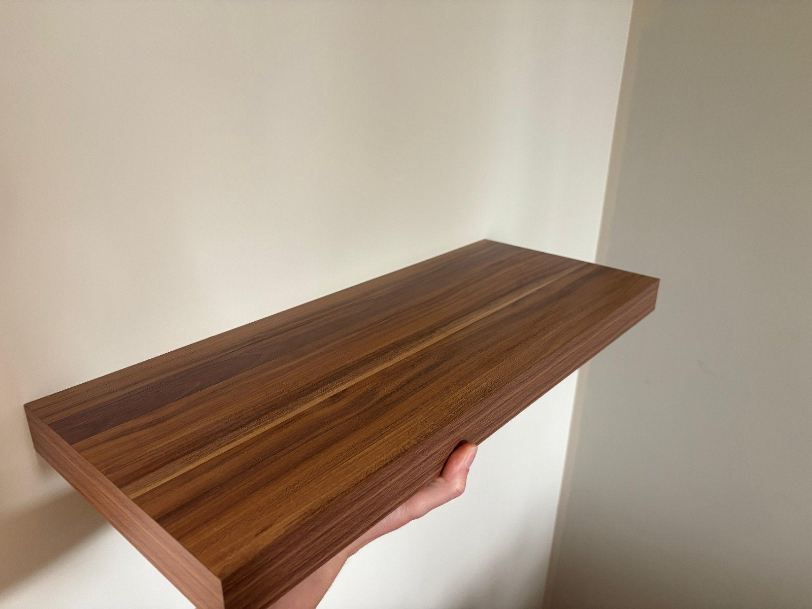 2 Walnoot Wandplanken 57x23,5x4cm, Ophalen of Verzenden, Zo goed als nieuw