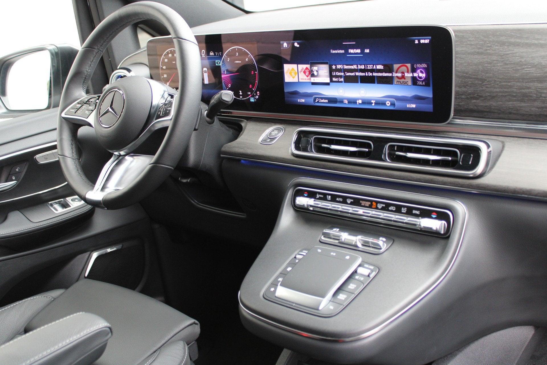 Mercedes-Benz V-Klasse 300d / DC / AMG / Luchtvering / bj 20, Automaat, Automatische klimaatregeling, Achterwielaandrijving, Gebruikt