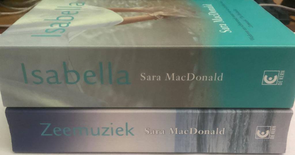 Sara MacDonnald / Zeemuziek en Isabella samen €4, Ophalen, Gelezen