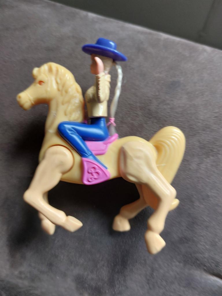 Barbie rodeo MC Donald, Ophalen of Verzenden, Gebruikt