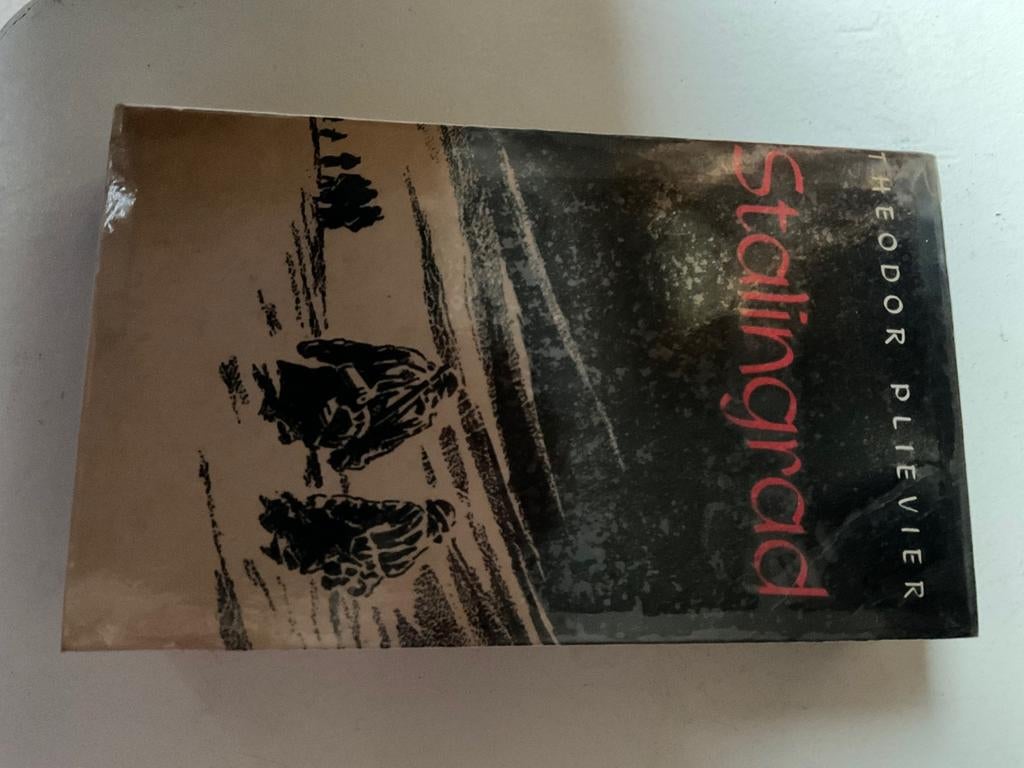Stalingrad - Theodoor Plievier (Boek over WOII), Boeken, Ophalen of Verzenden, Gelezen, Theodor plevier
