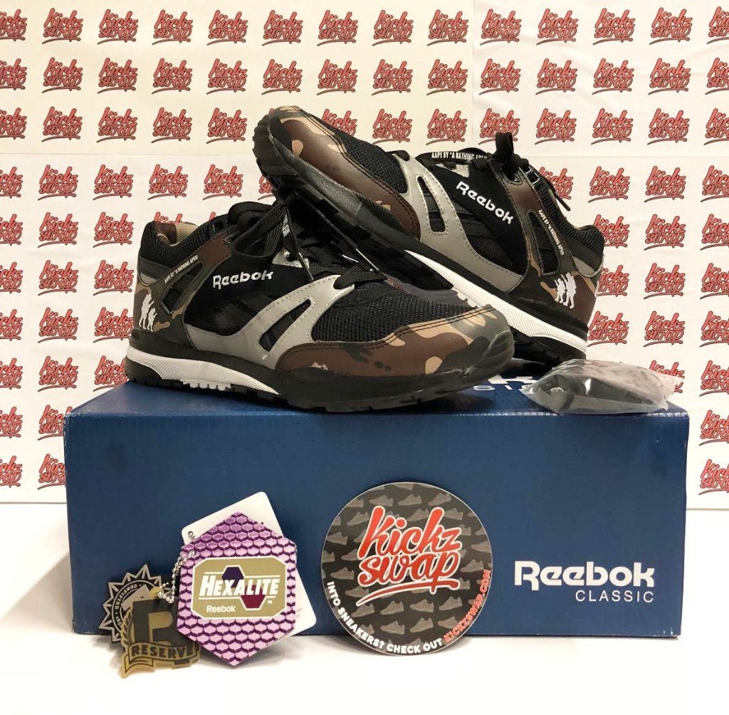 Reebok Ventilator x AAPE By A Bathing Ape | EU 40,5, Bruin, Nieuw, Ophalen of Verzenden, Sneakers of Gympen