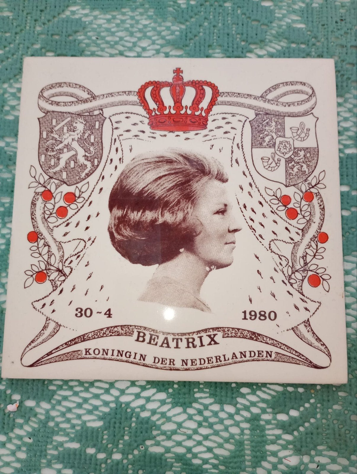 Tegel Beatrix Koningin der Nederlanden 30-4-1980, Ophalen of Verzenden, Gebruikt, Nederland, Overige typen